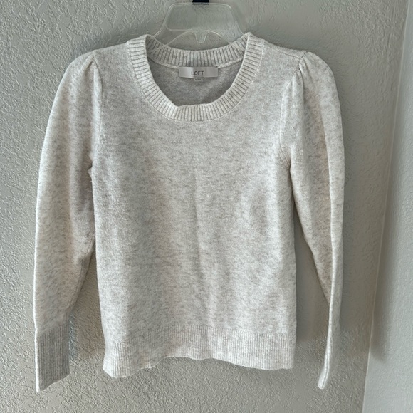 Ann Taylor Loft adorable sweater! - Picture 1 of 3